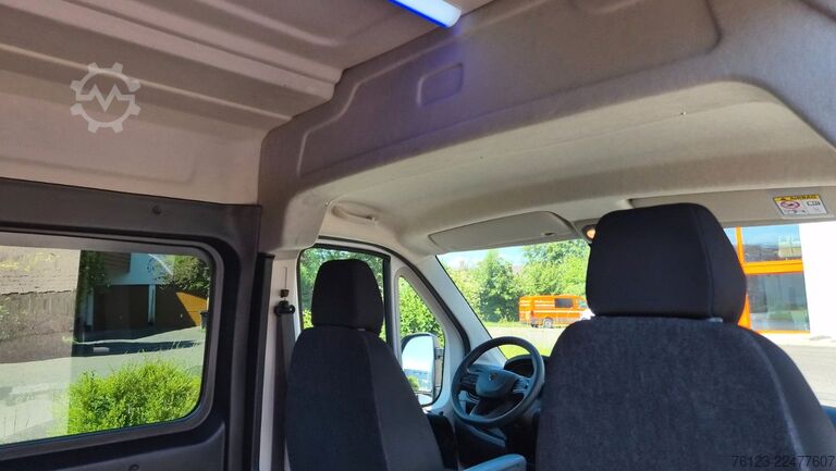 High top van PEUGEOT Boxer  Hochraum 9 Sitzer L3H2 verglast BlueHDi