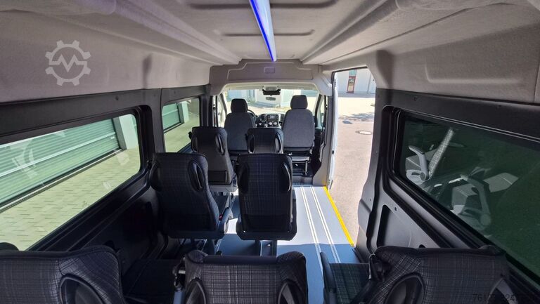 High top van PEUGEOT Boxer  Hochraum 9 Sitzer L3H2 verglast BlueHDi