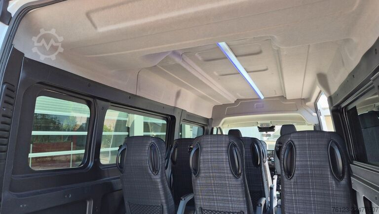 High top van PEUGEOT Boxer  Hochraum 9 Sitzer L3H2 verglast BlueHDi