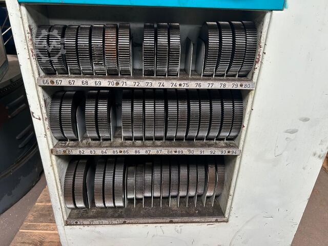 Gear cutting machine VDF 26 HS