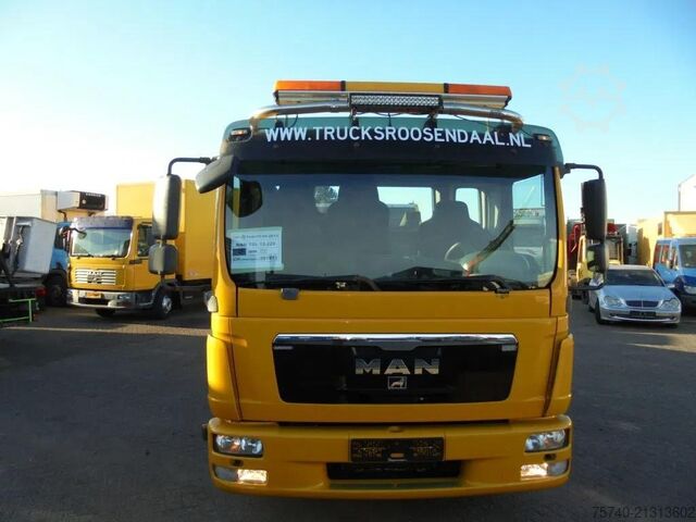 Bergungsfahrzeug MAN TGL 12.220 + manual + full option+ BRIL + WINCH...