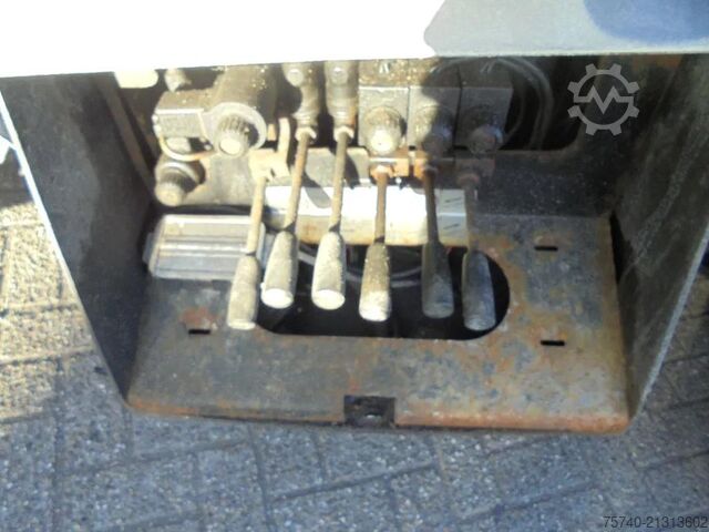 Bergungsfahrzeug MAN TGL 12.220 + manual + full option+ BRIL + WINCH...