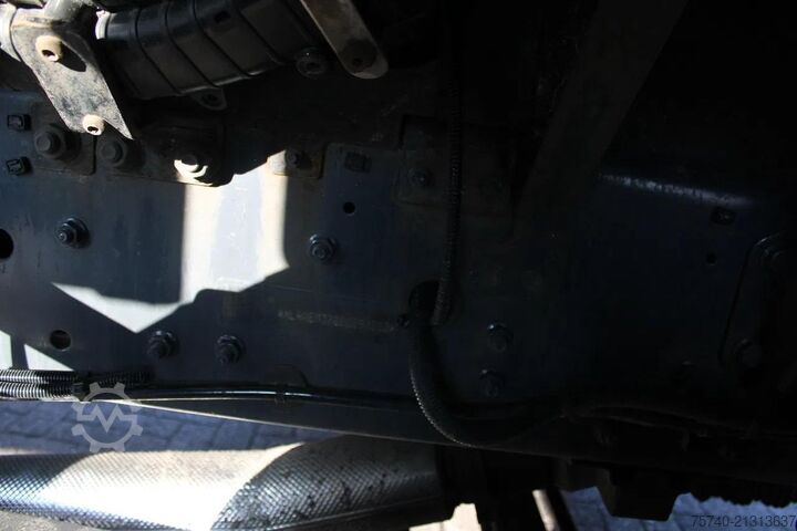 Box body DAF CF 260 + EURO 6 + LIFT