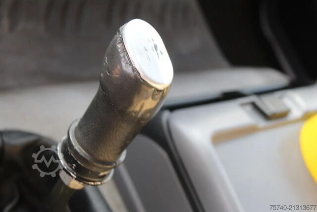 Tanker Renault Midlum 250 + 2 COMP + 6180liter + euro 2 + manual