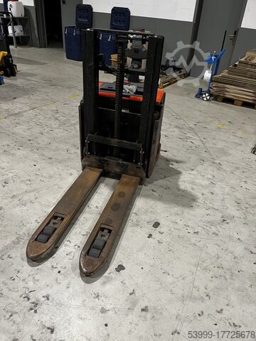 Pallet truck BT Staxio Tayota Ameise SWE200D