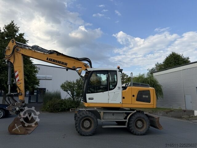 Mobile excavator Liebherr A 918
