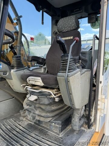 Mobile excavator Liebherr A 918