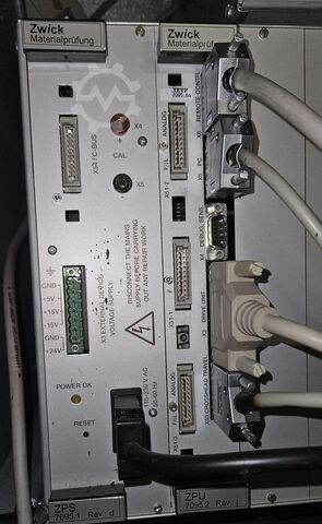 Zug und Druckkräfteprüfstand Zwick Roell Universalprüfmaschine