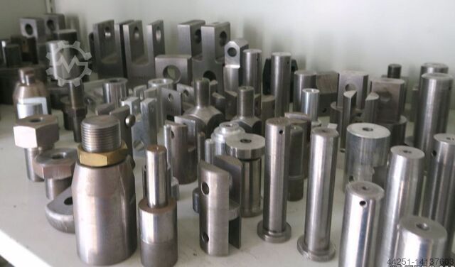 Zug und Druckkräfteprüfstand Zwick Roell Universalprüfmaschine