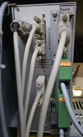 Zug und Druckkräfteprüfstand Zwick Roell Universalprüfmaschine