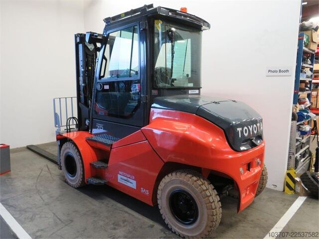 Forklift Toyota 9FBM70T