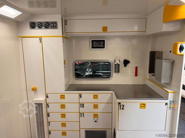 Feuerwehrfahrzeug MERCEDES-BENZ Sprinter 519 Rettungswagen Ferno-Trage 1.Hand