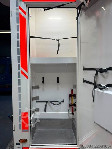 Feuerwehrfahrzeug MERCEDES-BENZ Sprinter 519 Rettungswagen Ferno-Trage 1.Hand