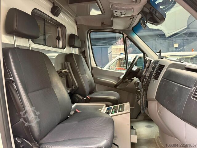 Feuerwehrfahrzeug MERCEDES-BENZ Sprinter 519 Rettungswagen Ferno-Trage 1.Hand