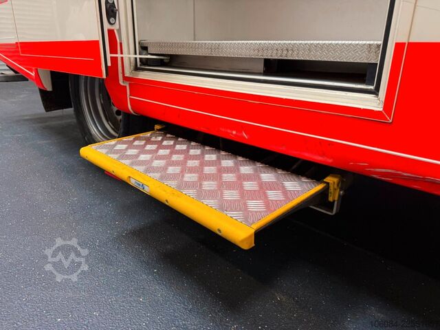Feuerwehrfahrzeug MERCEDES-BENZ Sprinter 519 Rettungswagen Ferno-Trage 1.Hand