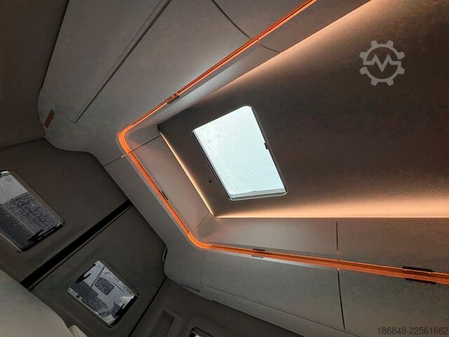 Kastenwagen Wohnmobil / Campervan VW Grand California 680 2,0TDI-177 LED + ACC 1. Hd.