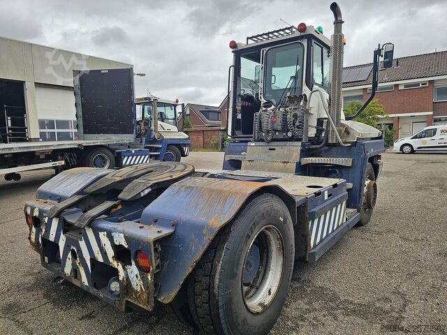 Terminal-Zugmaschine TERBERG RT283 /TERMINAL TRACTOR 4X4/ TURNING CHAIR. /AU...