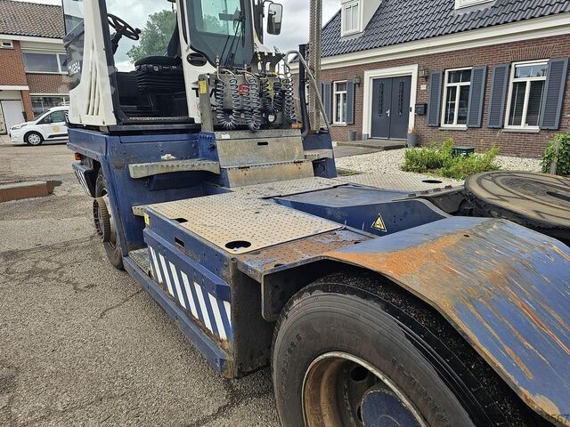 Terminal tractor TERBERG RT283 /TERMINAL TRACTOR 4X4/ TURNING CHAIR. /AU...
