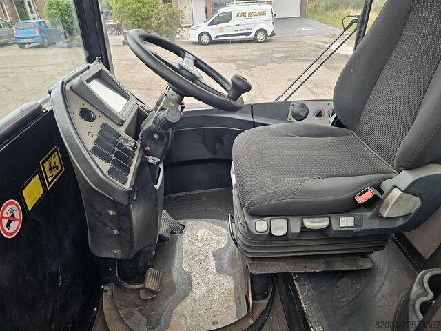 Terminal tractor TERBERG RT283 /TERMINAL TRACTOR 4X4/ TURNING CHAIR. /AU...