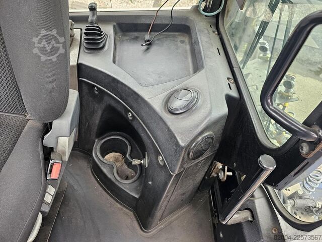 Terminal tractor TERBERG RT283 /TERMINAL TRACTOR 4X4/ TURNING CHAIR. /AU...