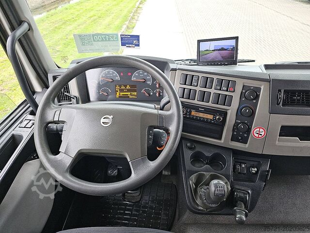 Suitcase VOLVO FL 240.18 MANUAL AIRCO LIFT