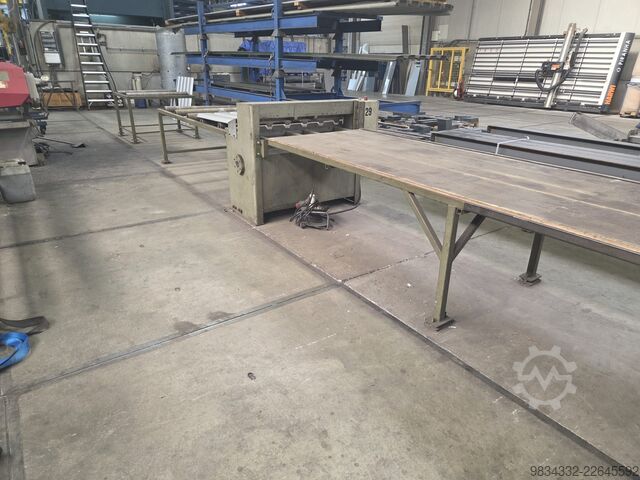 Sheet pile cutting shear - -