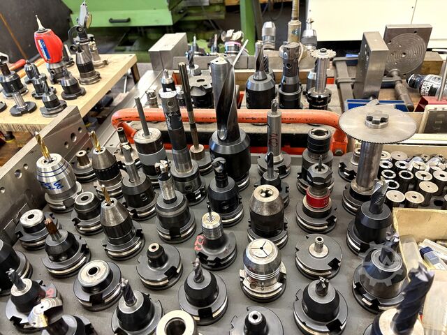 Lot of SK 40 tool holders SK 40 Tool Holders