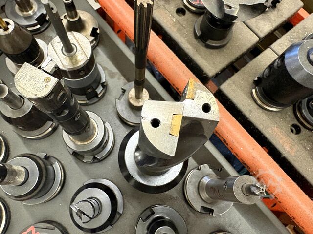 Lot of SK 40 tool holders SK 40 Tool Holders