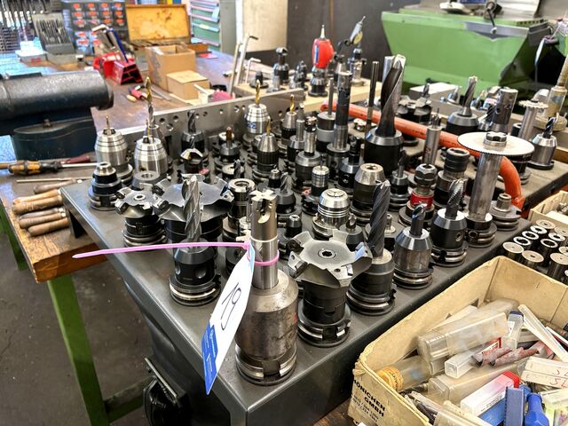 Lot of SK 40 tool holders SK 40 Tool Holders