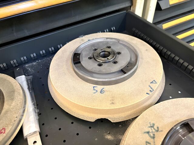 Workshop drawer cabinet with contents KIND Workshop drawer cabinet with contents