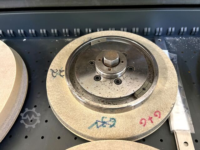 Workshop drawer cabinet with contents KIND Workshop drawer cabinet with contents