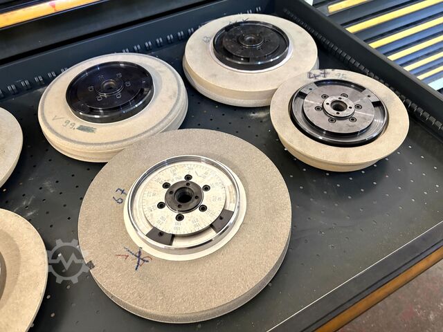 Workshop drawer cabinet with contents KIND Workshop drawer cabinet with contents