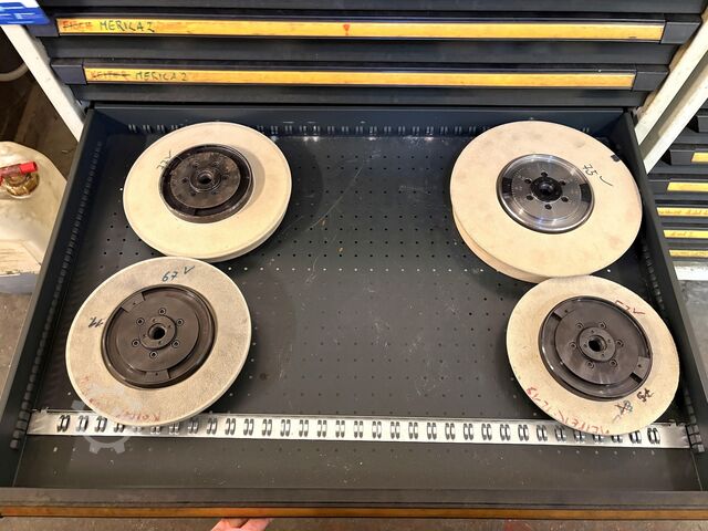 Workshop drawer cabinet with contents KIND Workshop drawer cabinet with contents