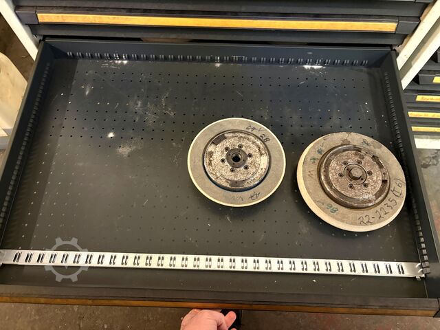 Workshop drawer cabinet with contents KIND Workshop drawer cabinet with contents