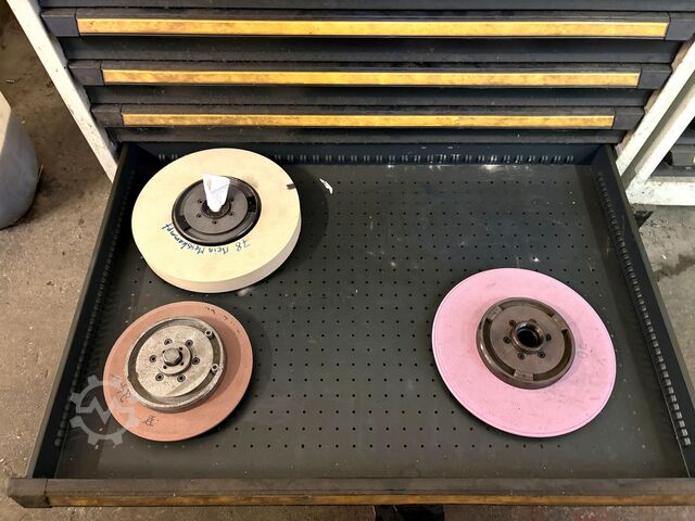 Workshop drawer cabinet with contents KIND Workshop drawer cabinet with contents