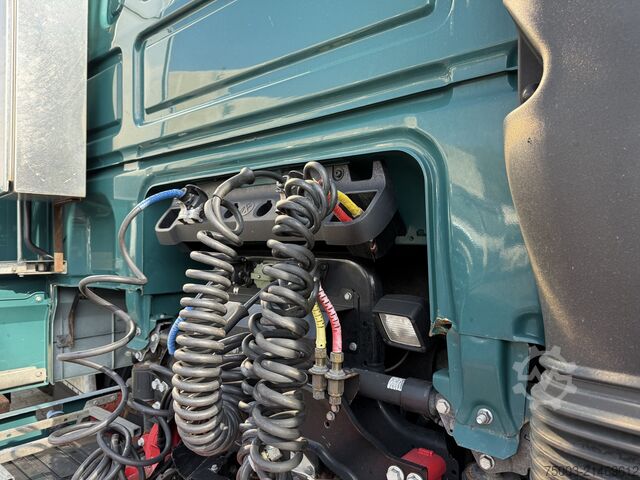 Standard tractor unit Daf XF510 4X4H