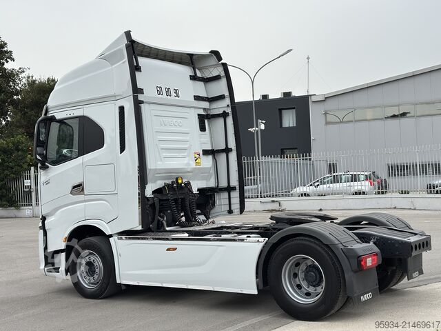 Standard SZM Iveco S-WAY 490