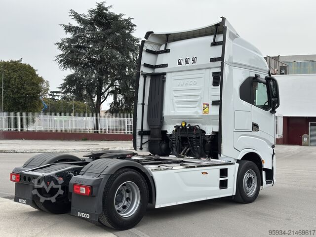 Standard SZM Iveco S-WAY 490