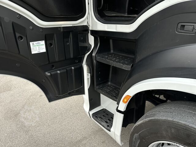 Standard SZM Iveco S-WAY 490