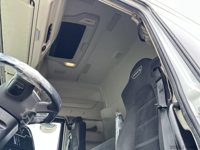 Standard SZM Iveco S-WAY 490