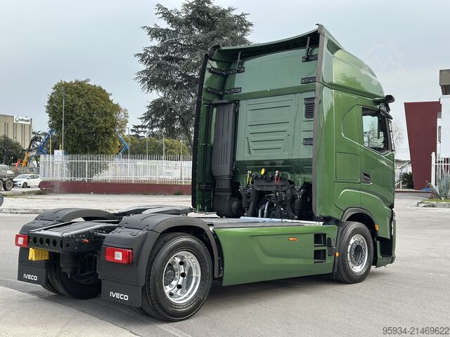 Standard tractor unit Iveco S-WAY 580 ADR