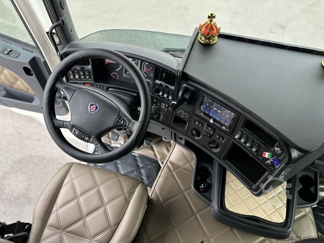 Standard tractor unit SCANIA R 580