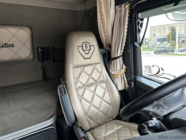 Standard tractor unit SCANIA R 580