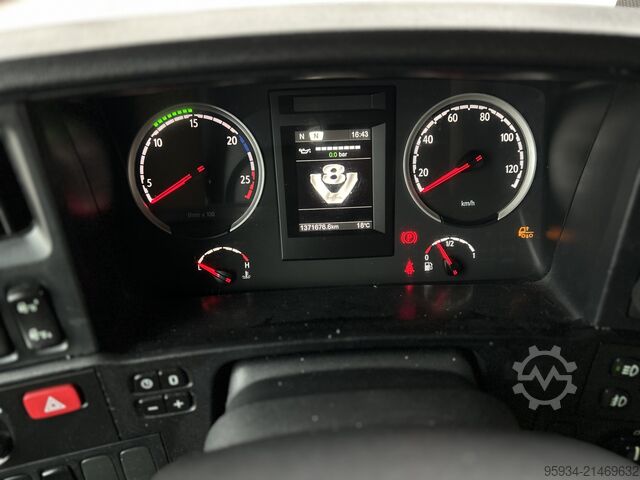 Standard tractor unit SCANIA R 580