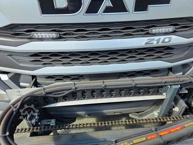 Kehrmaschine DAF XB 210 Kehrmaschine wie neu Brock VS4 Kehraufbau