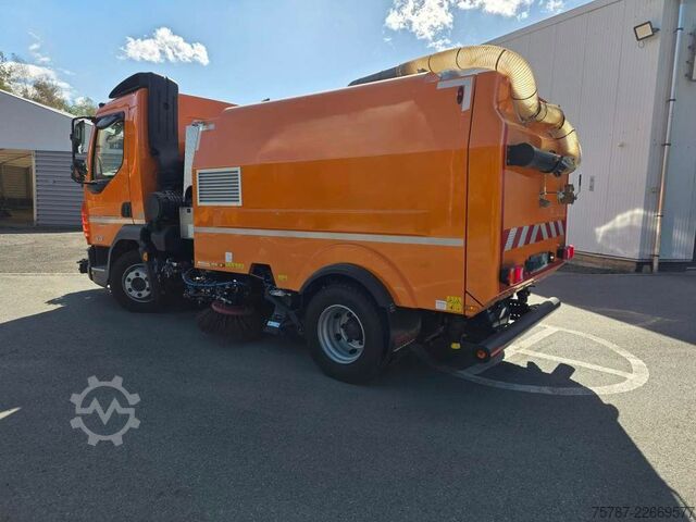 Kehrmaschine DAF XB 210 Kehrmaschine wie neu Brock VS4 Kehraufbau