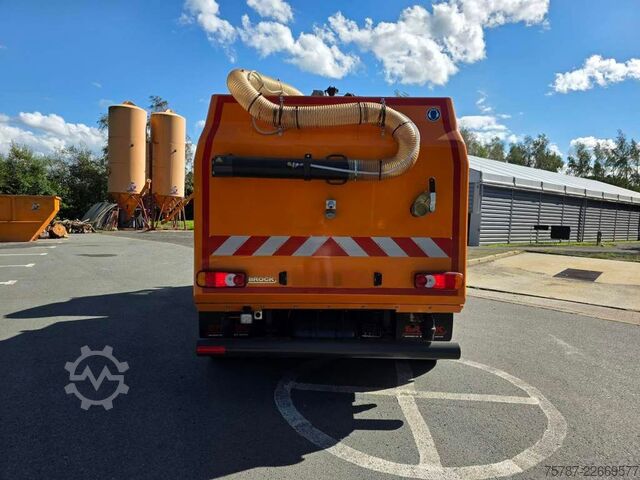 Kehrmaschine DAF XB 210 Kehrmaschine wie neu Brock VS4 Kehraufbau