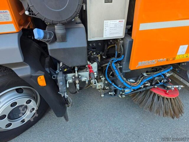 Kehrmaschine DAF XB 210 Kehrmaschine wie neu Brock VS4 Kehraufbau