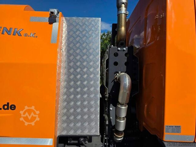 Kehrmaschine DAF XB 210 Kehrmaschine wie neu Brock VS4 Kehraufbau
