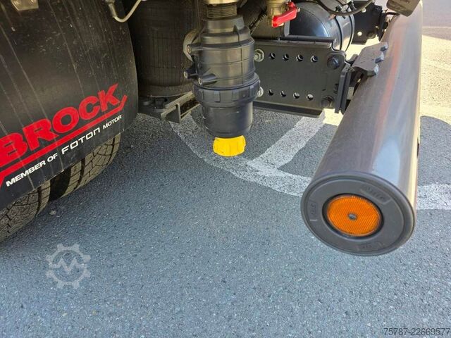 Kehrmaschine DAF XB 210 Kehrmaschine wie neu Brock VS4 Kehraufbau